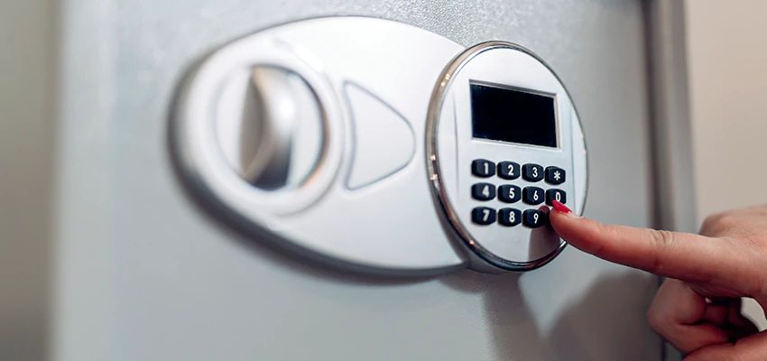 Jewelry Safe Cracking in Cathedral City, California