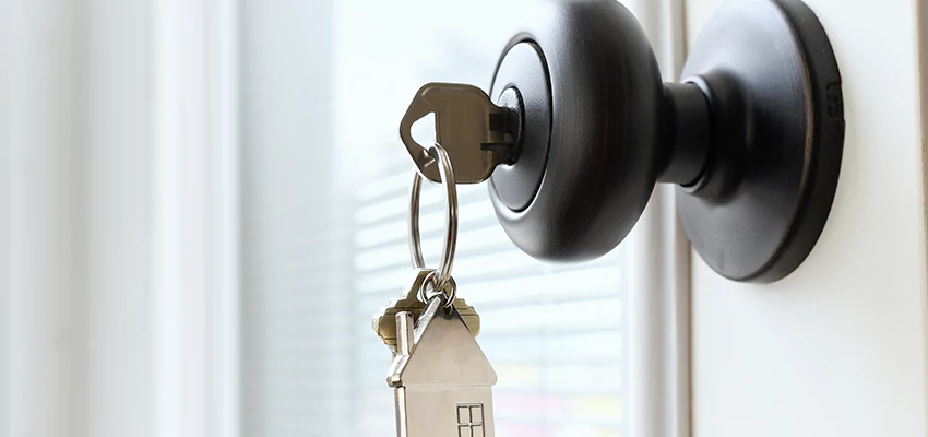 Bifold Door Knob Replacement in Cathedral City, California