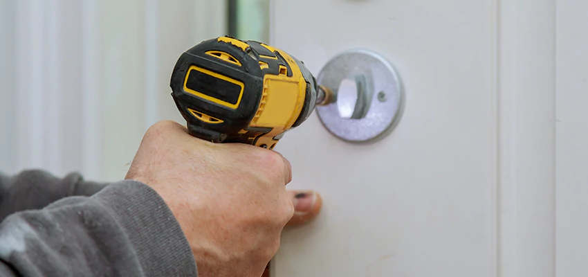 Street Locksmith For Smart Lock Repair in Cathedral City, CA